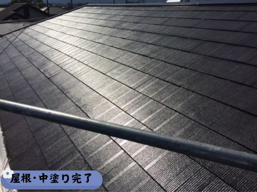 糸島市のI様邸、屋根塗装の進捗！中塗り完了