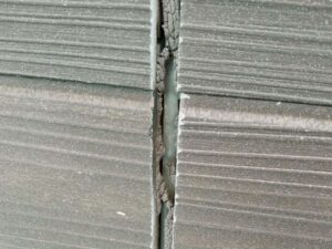 目地コーキングの劣化・肉やせ